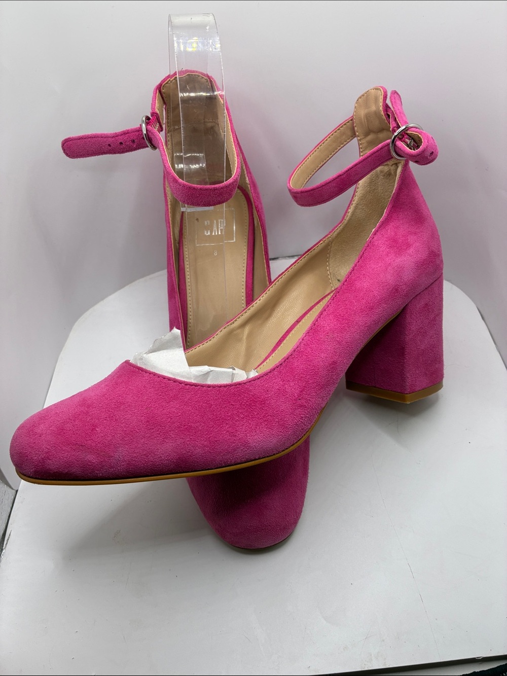 GAP WOMANS SUEDE BLOCK HEEL/ MARY JANE STYLE 
SIZE 8 / SUPPORT ANKLE/ ROUND TOE